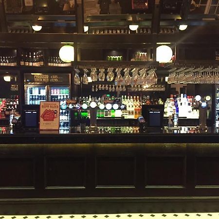 The George Hotel Wetherspoon Brecon Exteriör bild