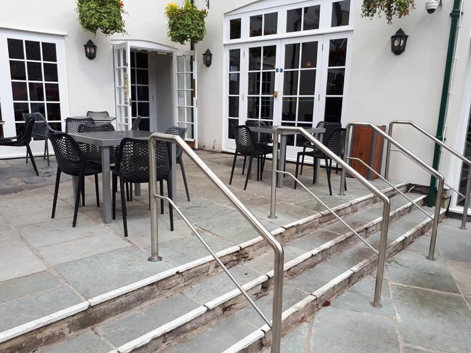The George Hotel Wetherspoon Brecon Exteriör bild